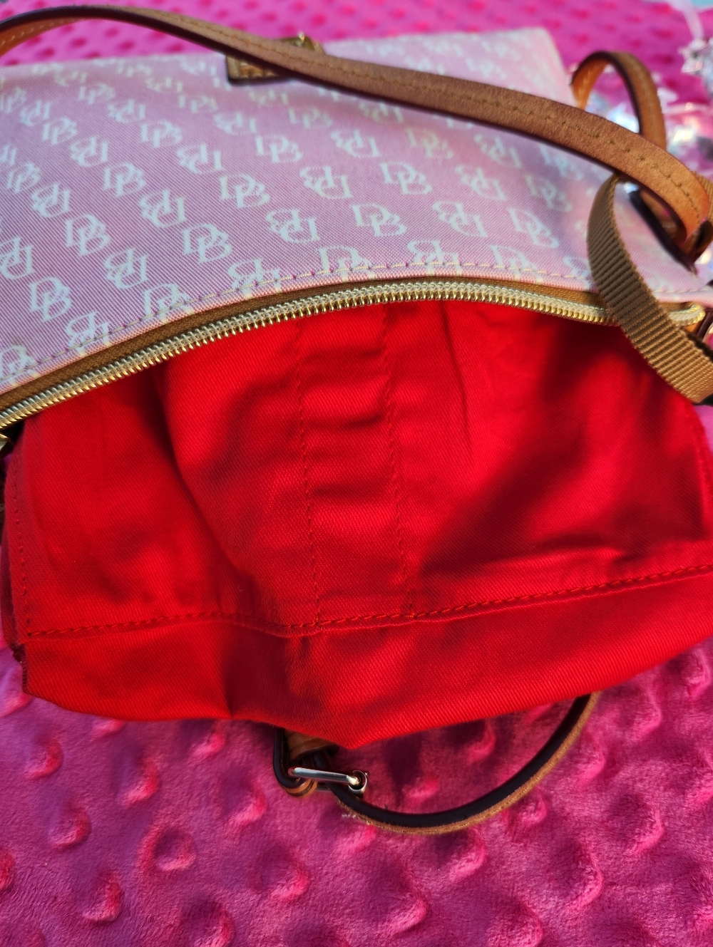 Dooney & Bourke Pink & White Canvus Logo Crossbody With Tan Leather Trim EUC - Picture 12 of 16